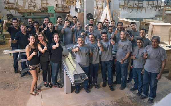 Los Que Hacen La Magia En la Fábrica